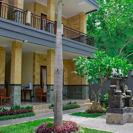 Yudis Homestay Toyapakeh Exterior foto