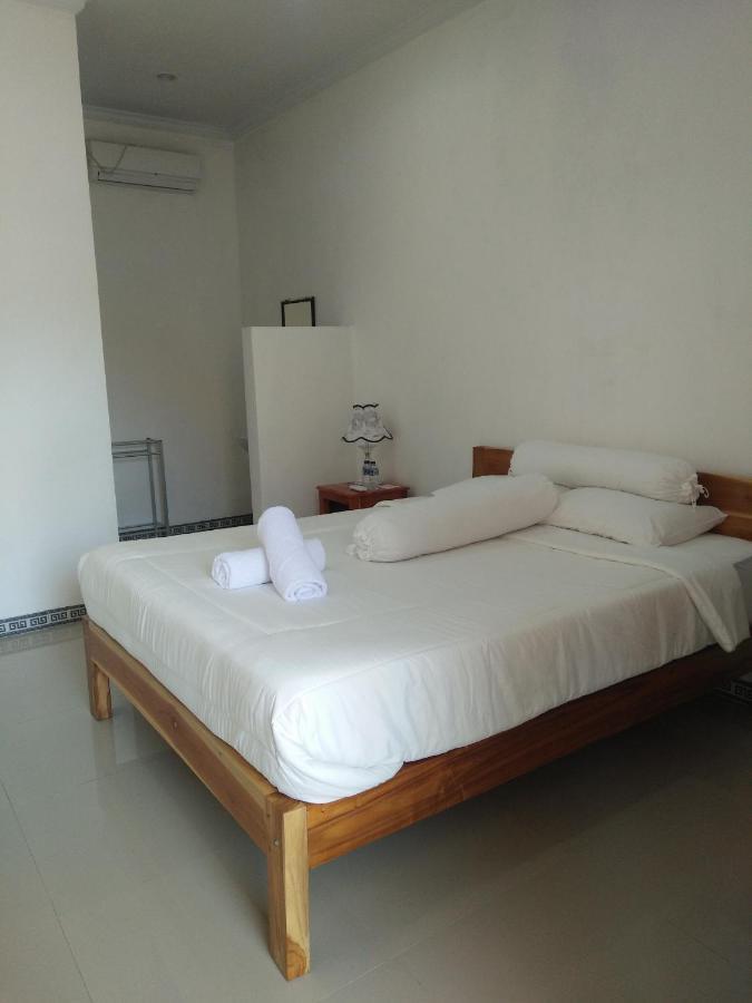 Yudis Homestay Toyapakeh Exterior foto